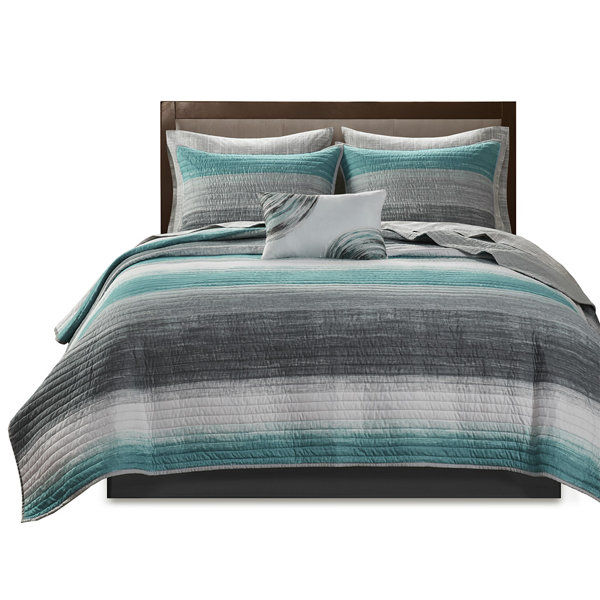 Gracie Mills Ianne Modern 8Piece Watercolor Stripe Quilt Set with